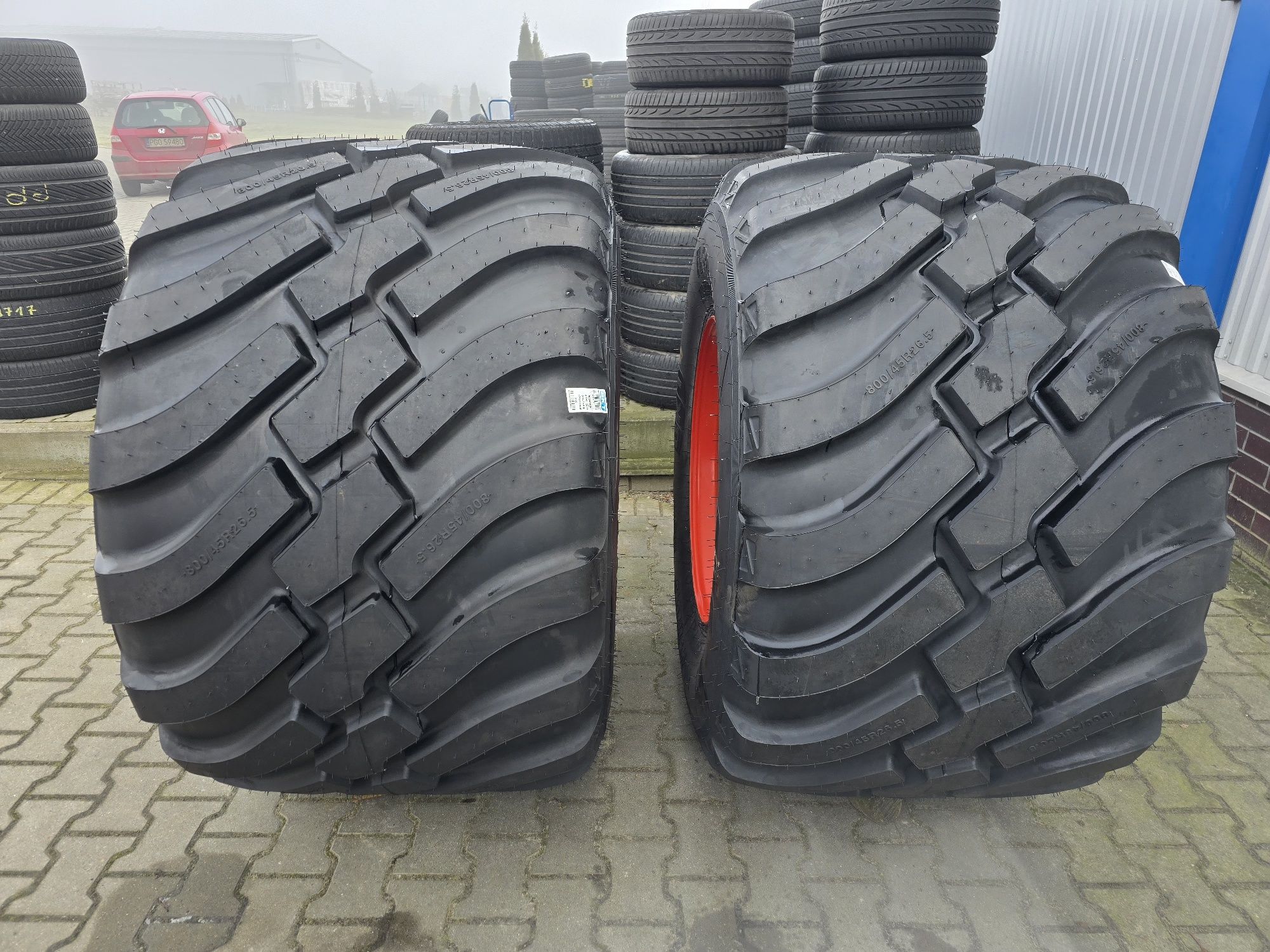 Nowe koła 800/45R26.5 BKT
