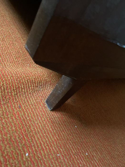 Ліжко та сервант румунські