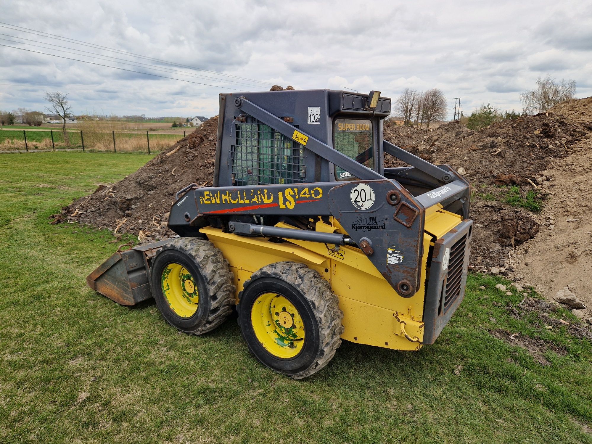 Miniładowarka New Holland LS140 Stan BDB Bobcat