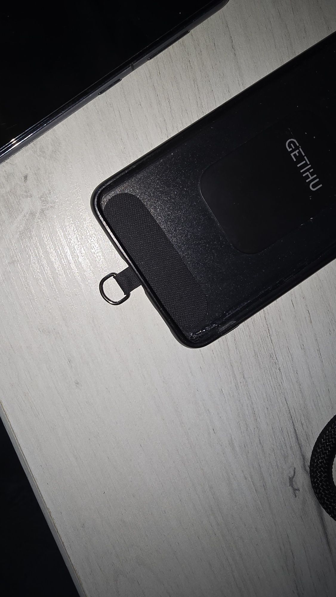 Smycz na telefon rap generation 

Pasuje do każdego modelu z etiu 

Su
