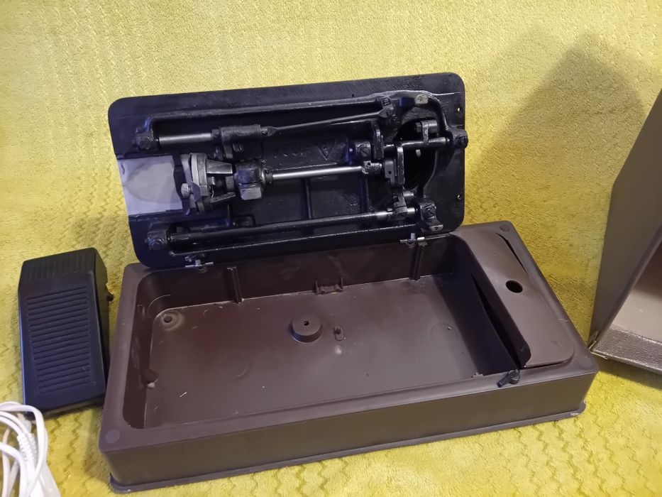 Stara Maszyna do szycia Łucznik KL.90