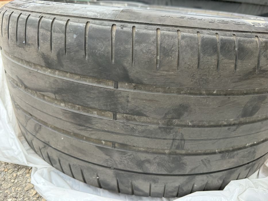 Pneu tesla y performance 275/35 R21” pirelli Pzero