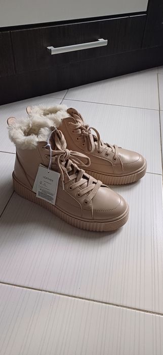 Угі,черевики щкіра зима 38 розмір