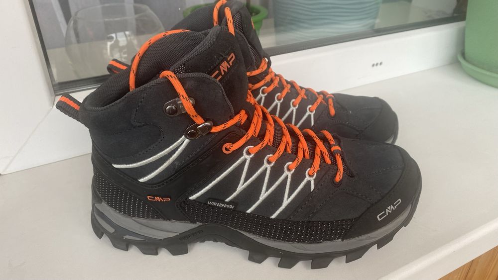 Зимові черевики на підлітка