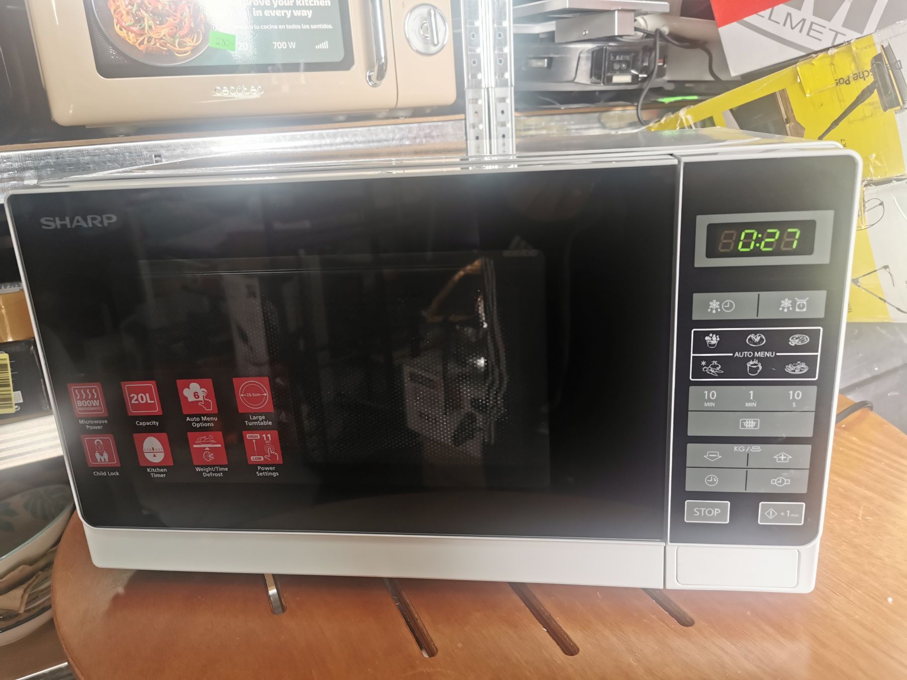 Kuchenka mikrofalowa Sharp R242WW