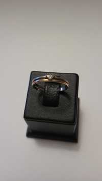 Золотое кольцо с бриллиантиком