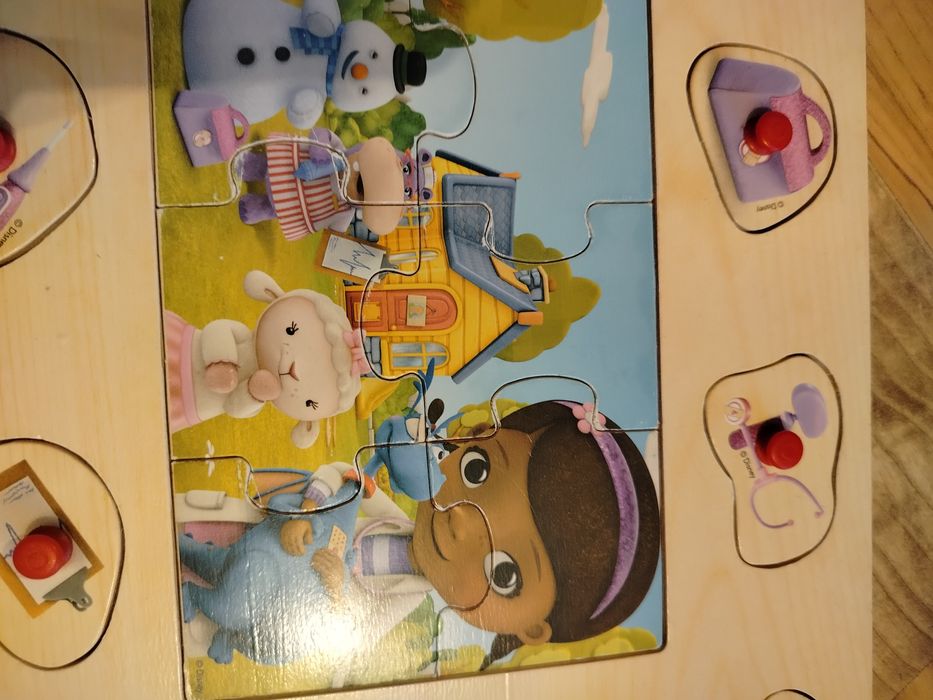 Zestaw drewnianych układanek