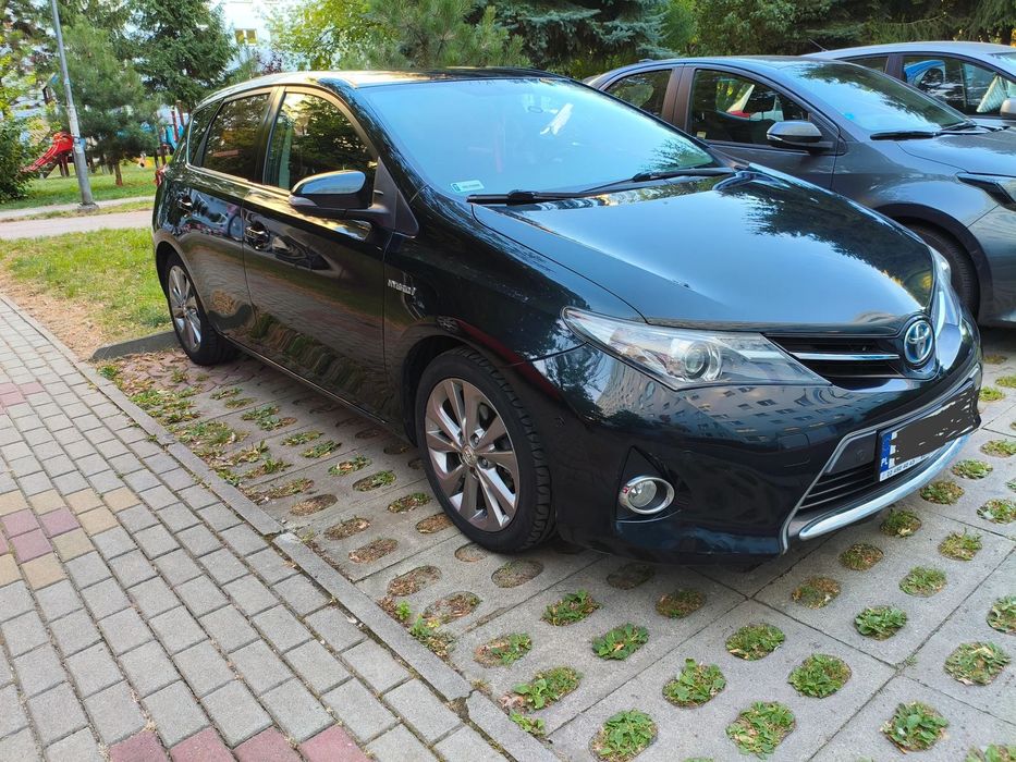 Toyota Auris Toyota Auris Hybrid