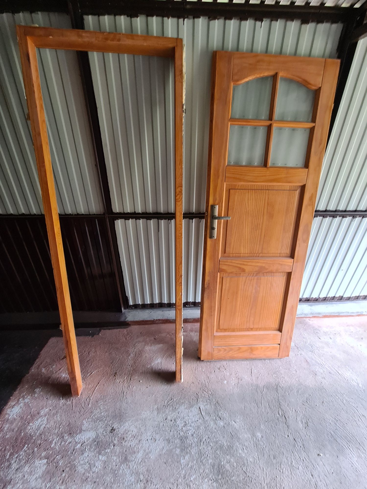 Drzwi drewniane sosnowe wewnętrzne 80, 90