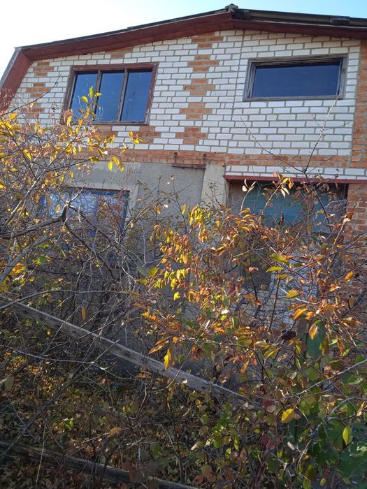 Продається дачний будинок