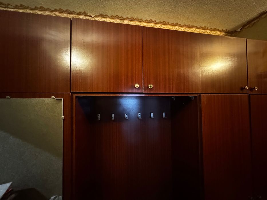 Віддам меблі в коридор (меблева стінка)