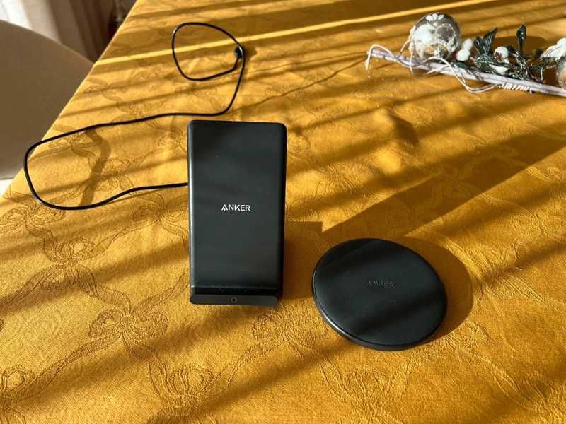 2 Carregadores Wireless Anker Powerwave Pad + Stand