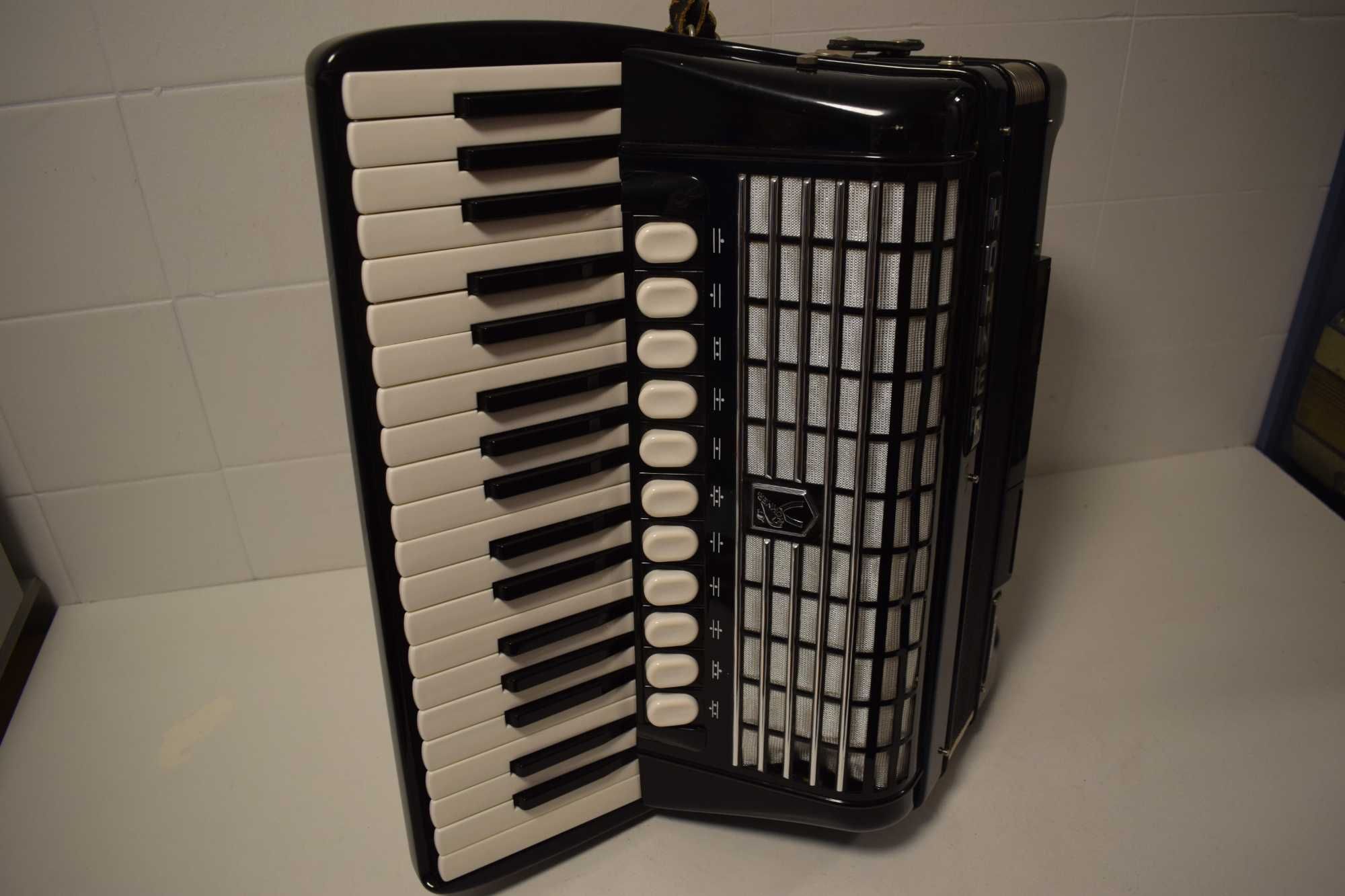 Acordeao Hohner Tango IV P 4 Voz 96 Baixox, N . 01