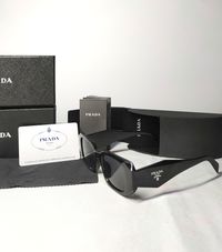 Стильні сонцезахисні окуляри Prada