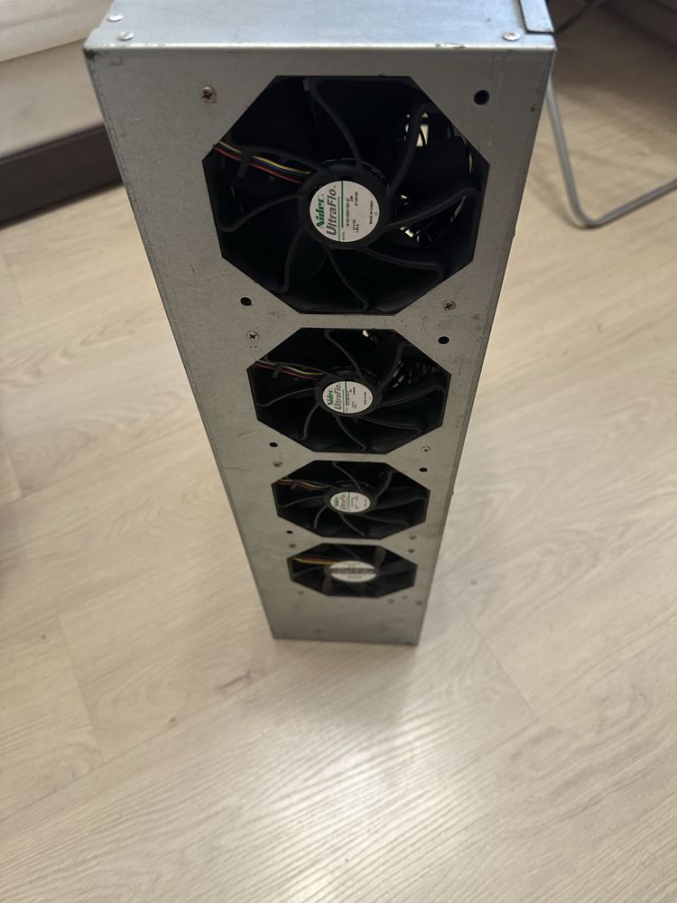 Майнинг ферма 5 карт RX 470 на 4 Гб