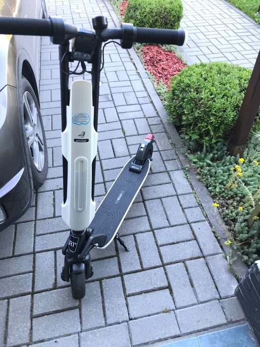 Hulajnoga elektryczna eroller