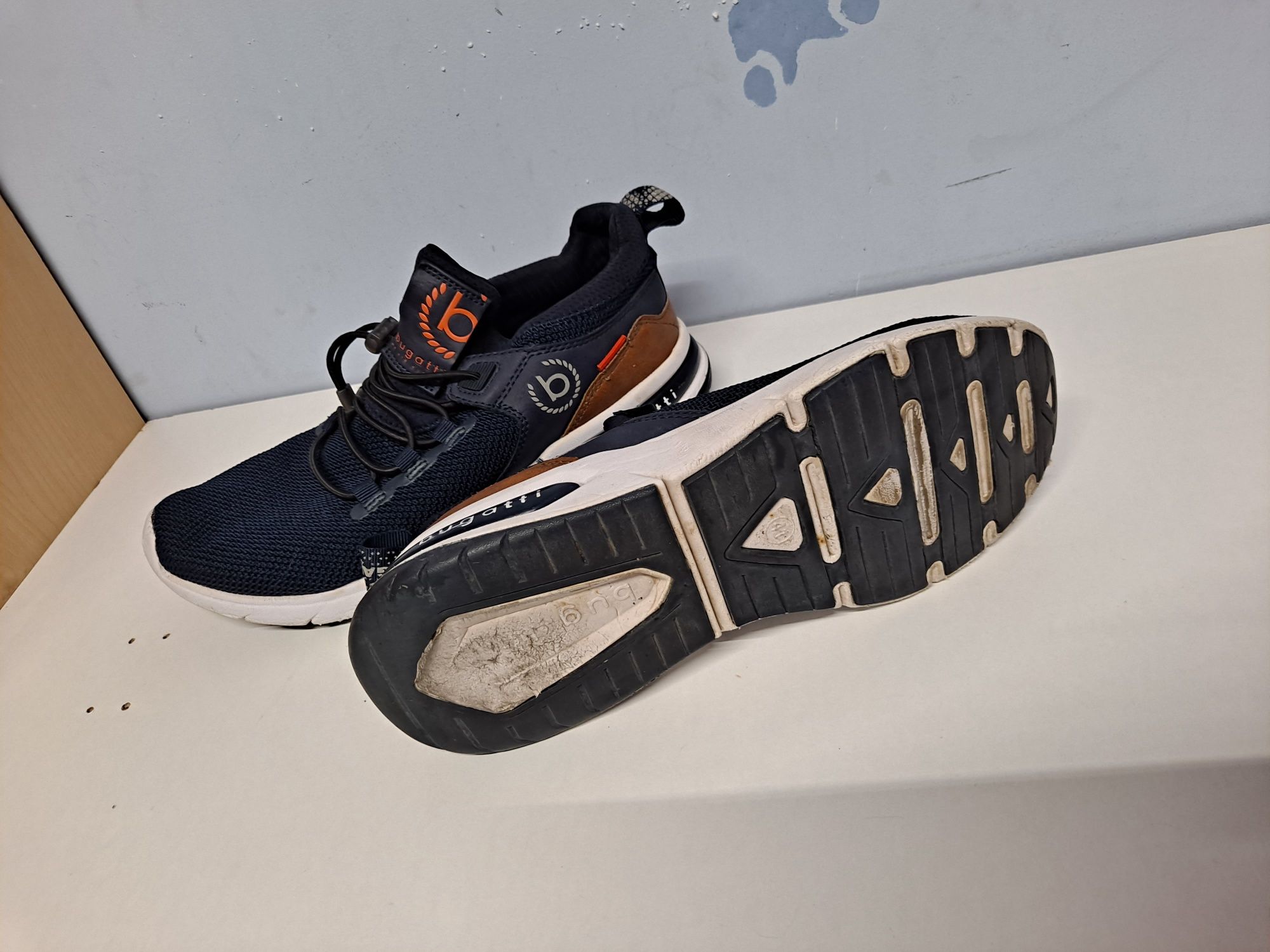 Sneakersy meskie Bugatti 41