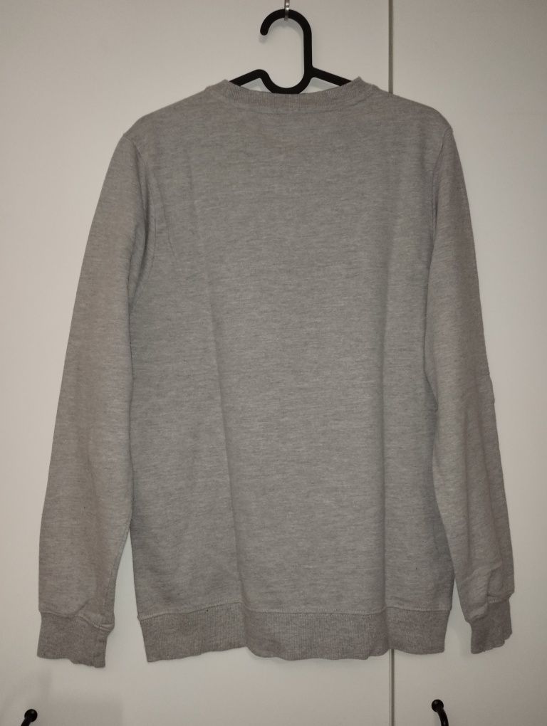 Sweatshirt Cinza com Bolso