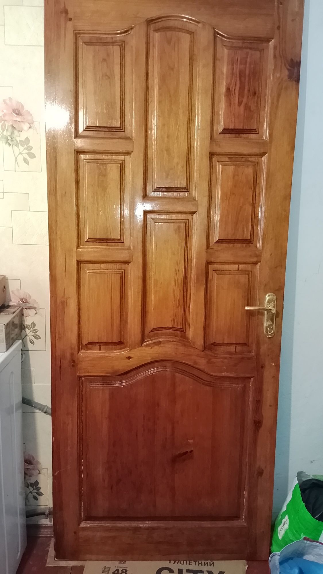 Продам дерев'яні міжкімнатні двері б/у