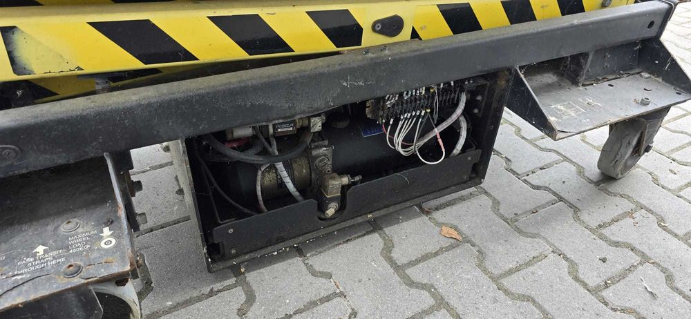 Podnośnik koszowy nożycowy zwyżka YOUNGMAN