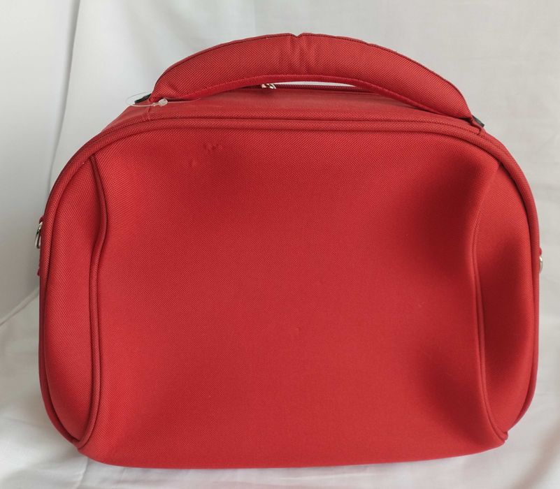 Czerwona Kosmetyczka Podróżna