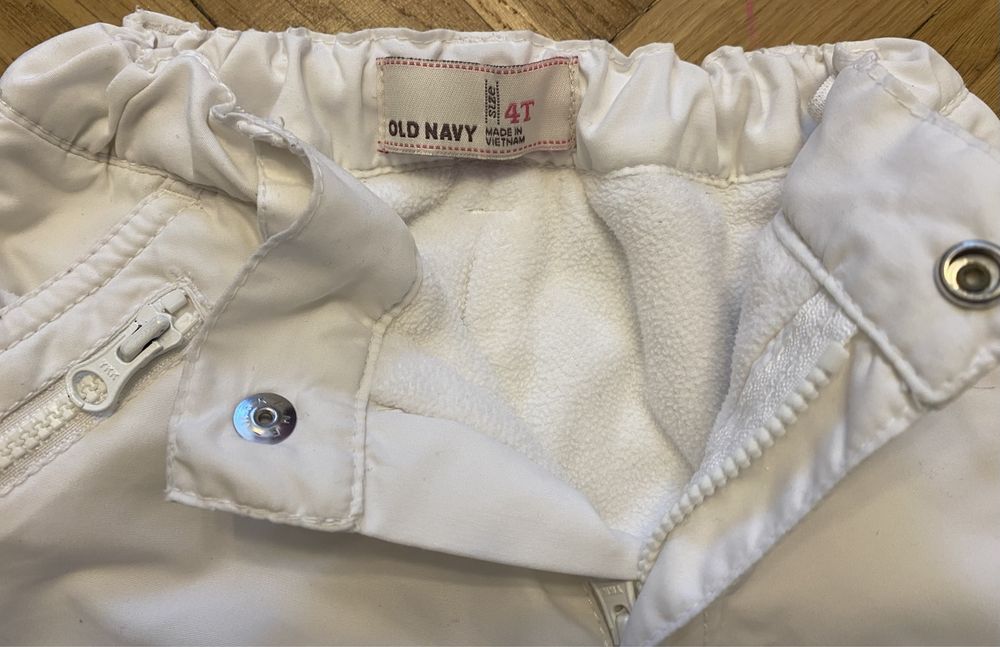 Штаны на флисе белые с карманами 98 - 104 размер на 3-4 года