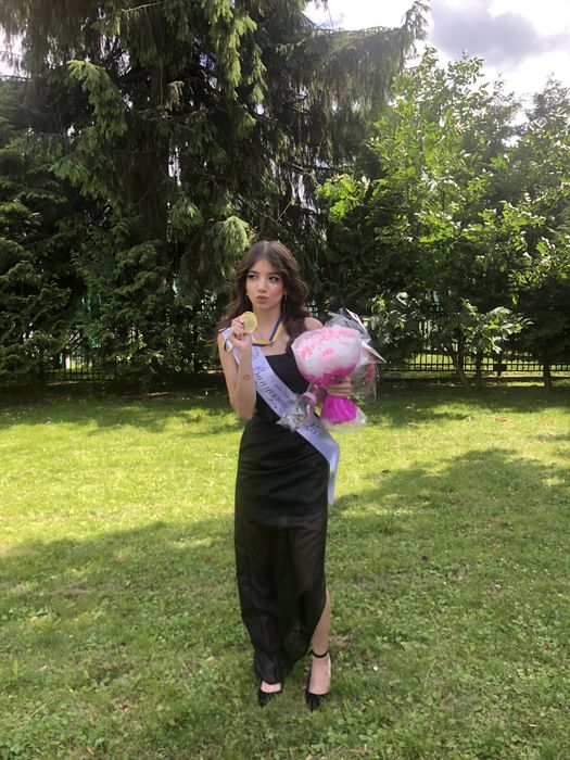 Випускна сукня в ідеальному стані