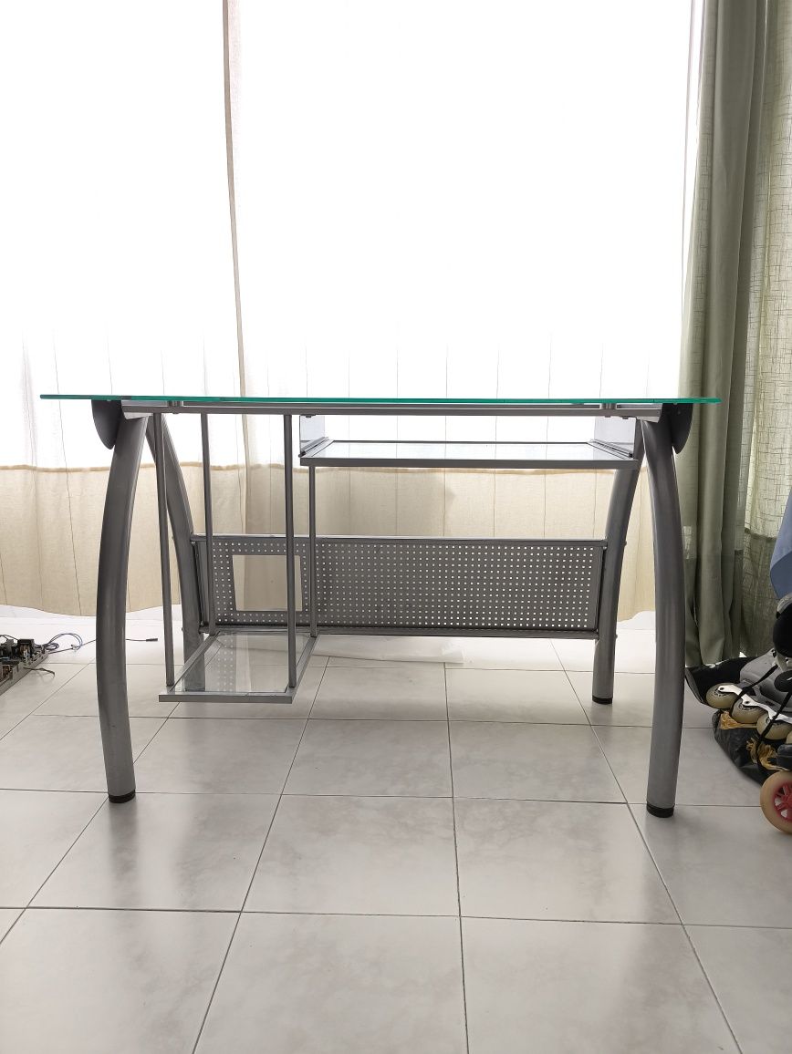 Secretaria de vidro temperado