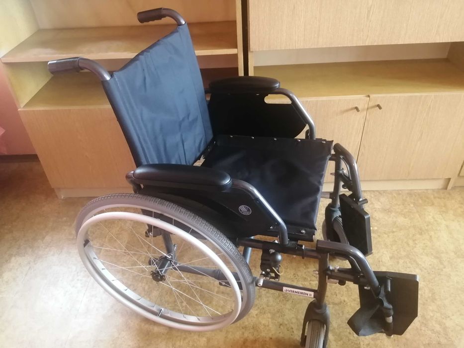 Wózek inwalidzki stalowy Vermeiren
Jazz S50