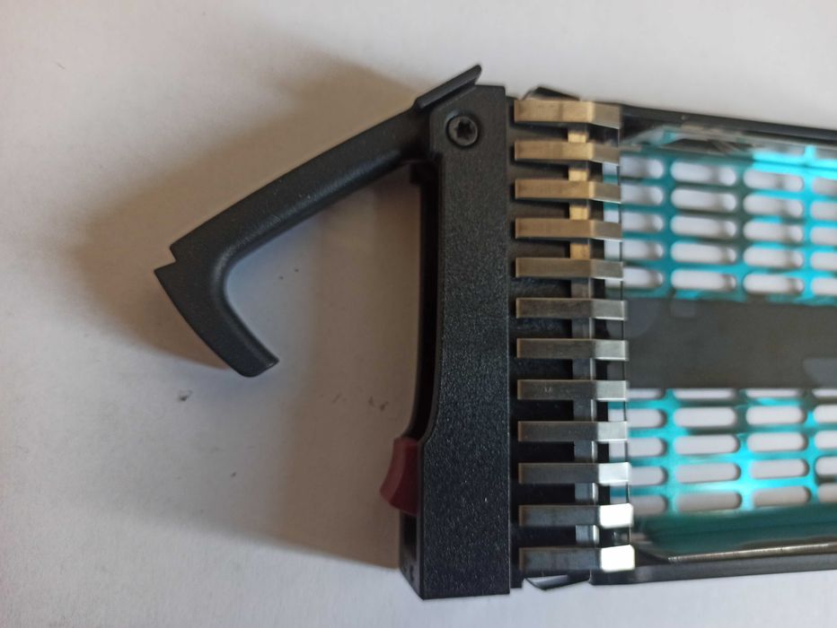 Ramki kieszenie 2,5" do serwera HP ML350 (4 sztuki)