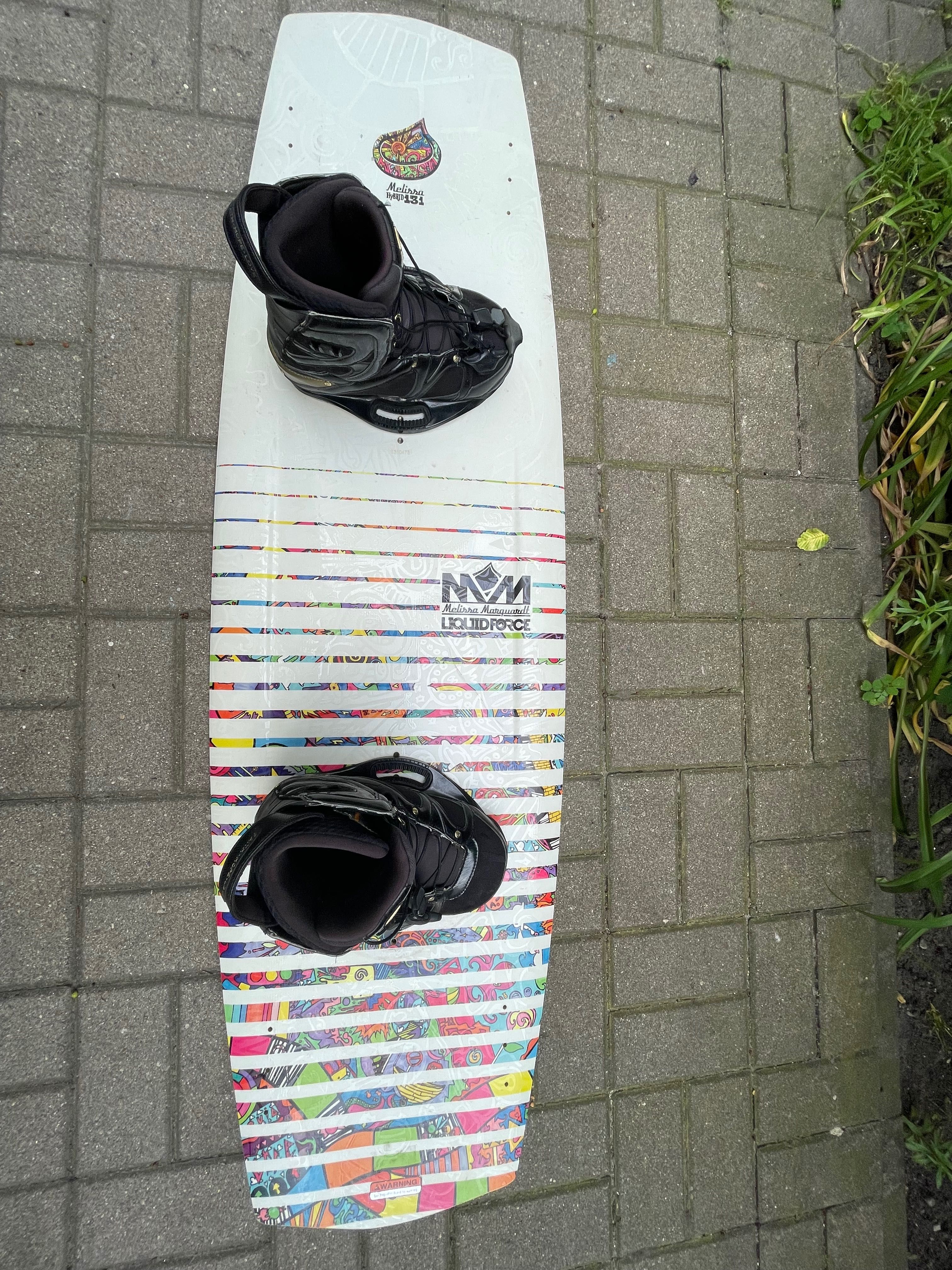 Wakeboard Liquid force melissa 131cm buty ronix