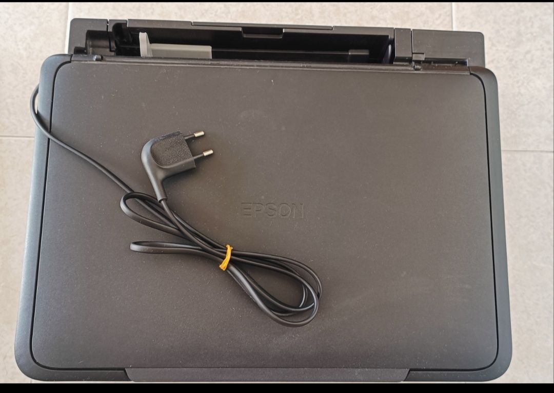 Impressora Epson em ótimo estado.