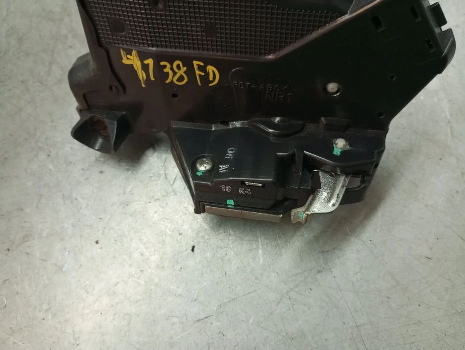 Fechadura / fecho porta frente direito TOYOTA Hilux VII Pick Up (_N1_,