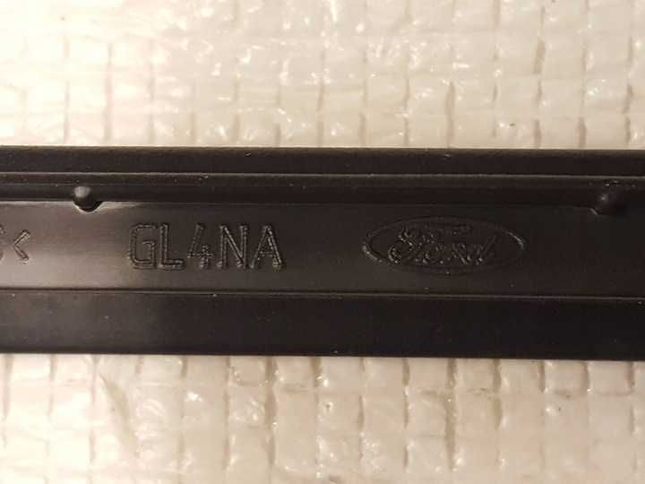 Ford Fiesta MK8 17- / listwa szyby przedniej czołowej / ORG