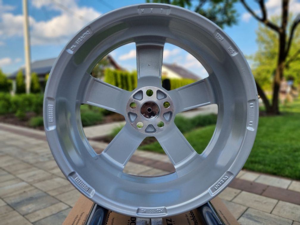 Toyota Yaris 17 " Nowe Felgi aluminiowe 5x100 Yaris IV 2020- Srebrne