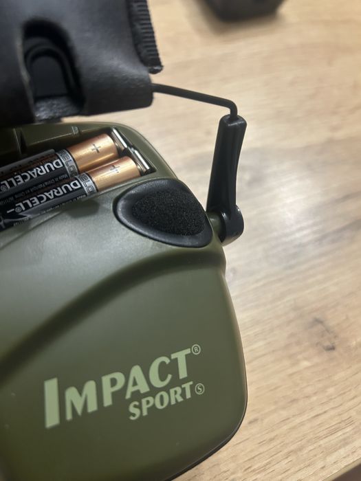 Навушники активні непошкоджені 500 грн