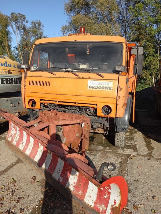 Kamaz z silnikiem Mana Piaskarka P1 Pług