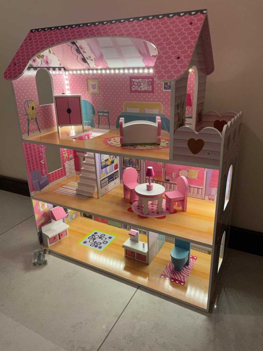 NOWY DUŻY Domek dla lalek drewniany + mebelki oświetlenie LED 70 cm