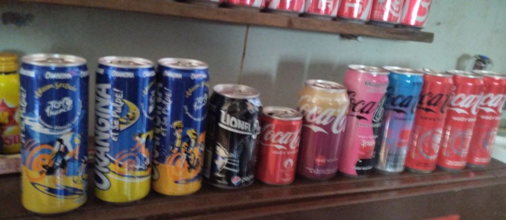 Latas coleção de alumínio coca cola e outras . França.