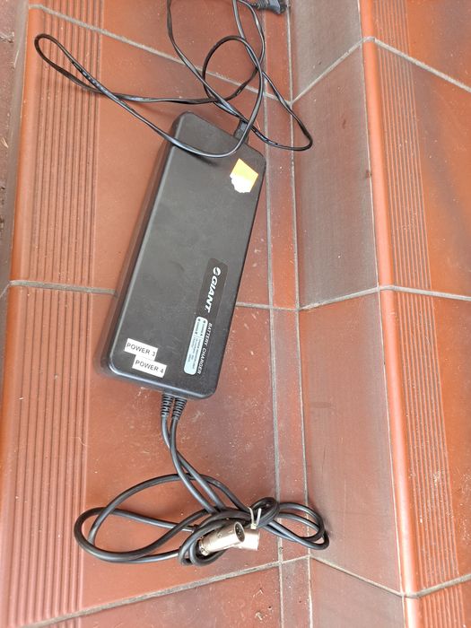 Ładowarka do roweru elektrycznego Giant