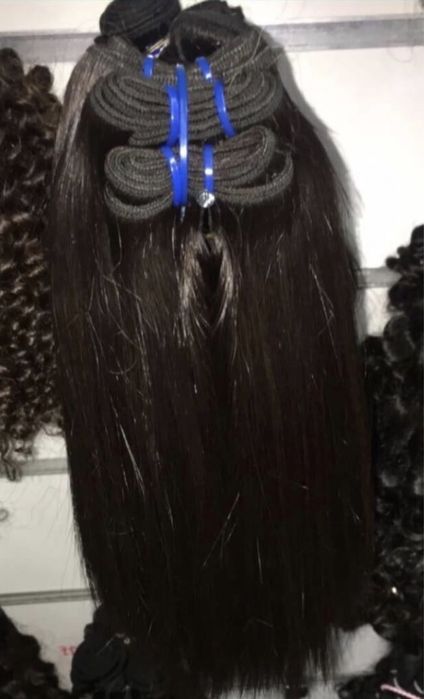 Cabelo liso curto 300gramas 100€