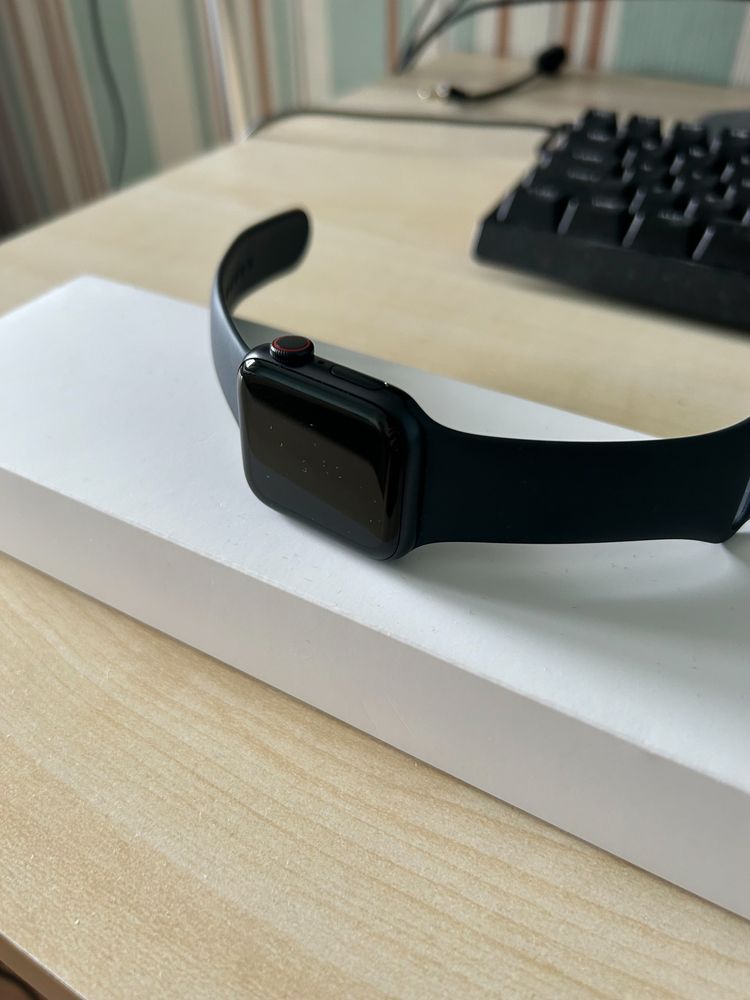 Apple Watch SE 2 Cellular DO NEGOCJACJI