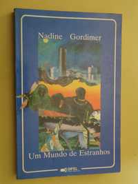 Um Mundo de Estranhos de Nadine Gordimer