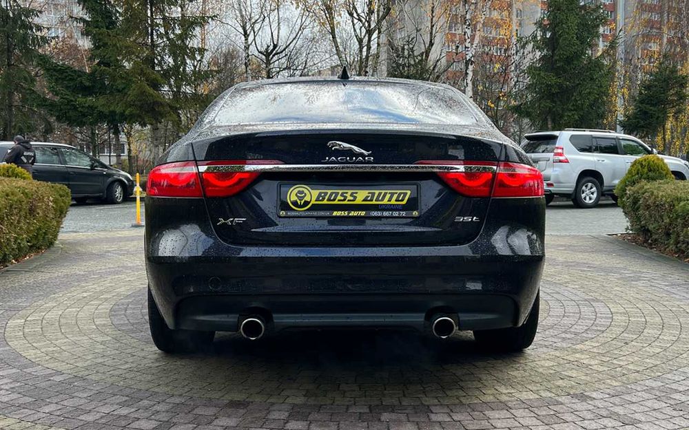 Jaguar XF 2015 рік