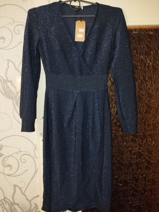 Нова сукня на запах з люрексом