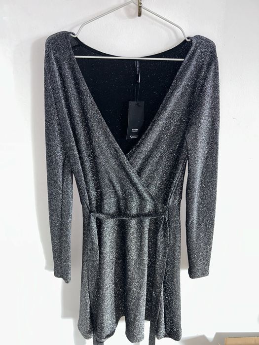 Sylwestrowa srebrna brokatowa sukienka z długim rękawem House