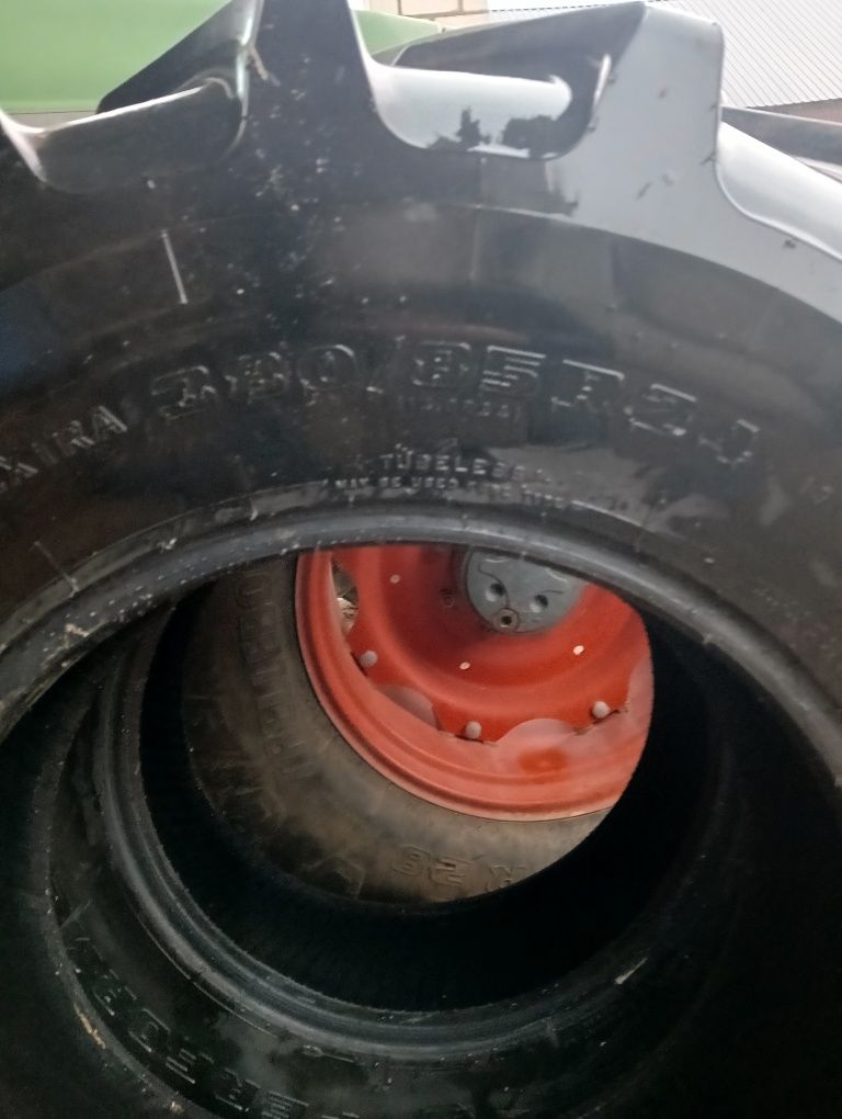 Opony  380/85 R24