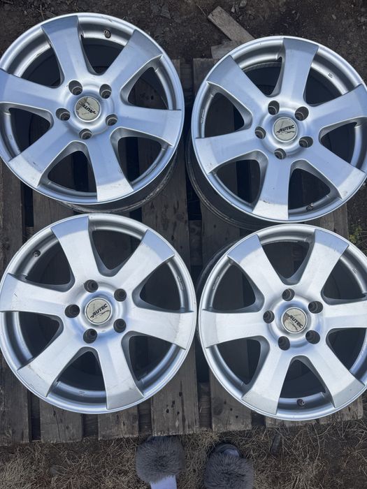 Оригінал литі диски r 18 5/130