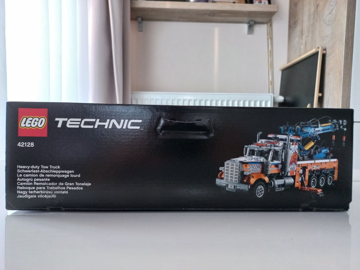 LEGO 42128 Technic Ciężki samochód pomocy drogowej