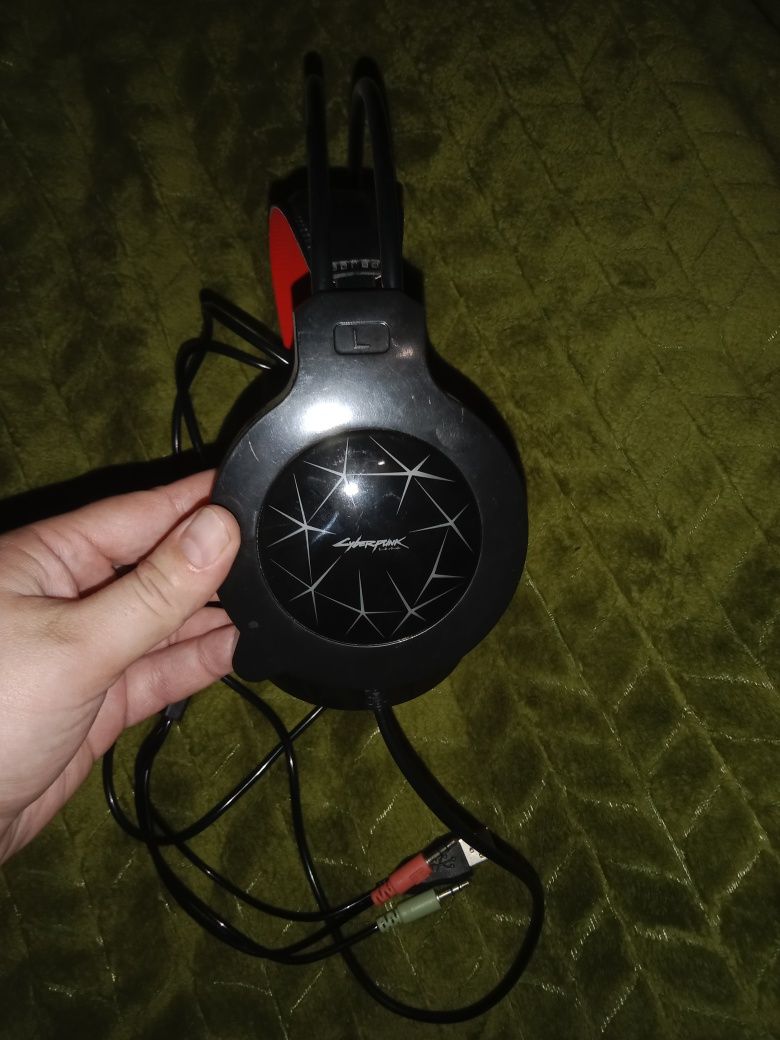 Игровые наушники